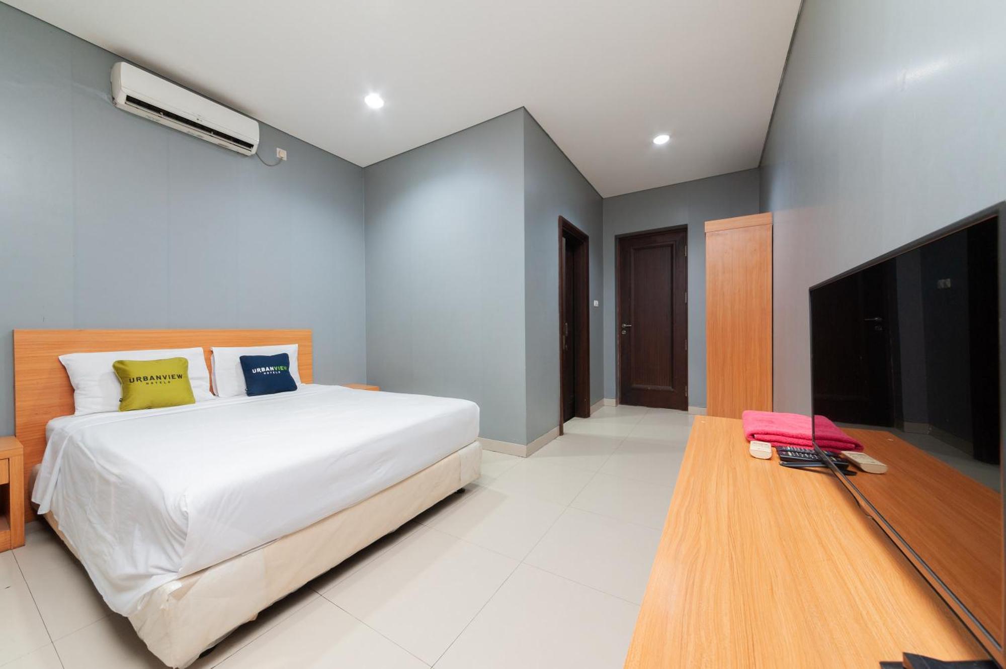 Reddoorz Plus Near Kelapa Dua Kebon Jeruk Джакарта Екстер'єр фото
