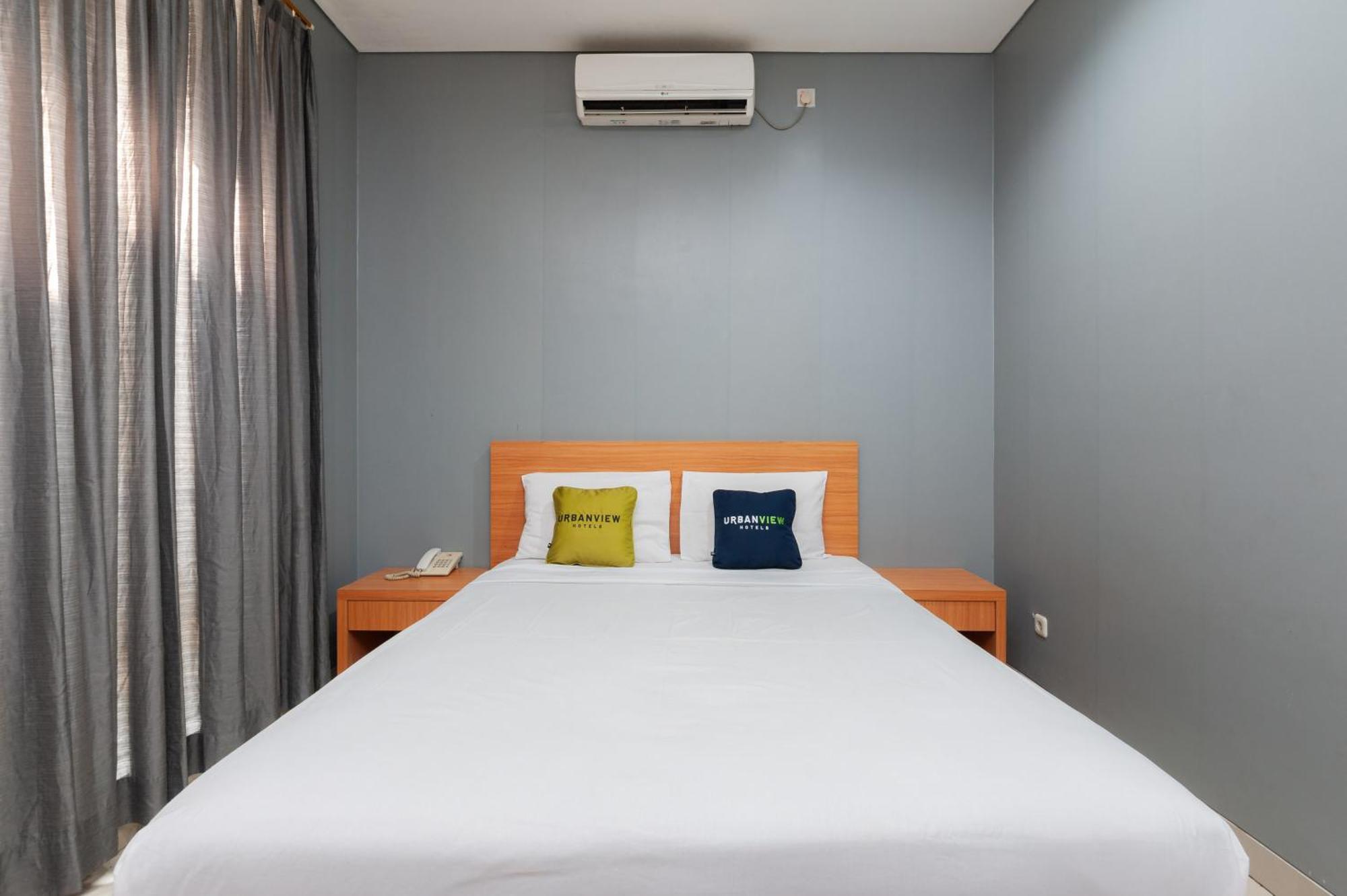 Reddoorz Plus Near Kelapa Dua Kebon Jeruk Джакарта Екстер'єр фото