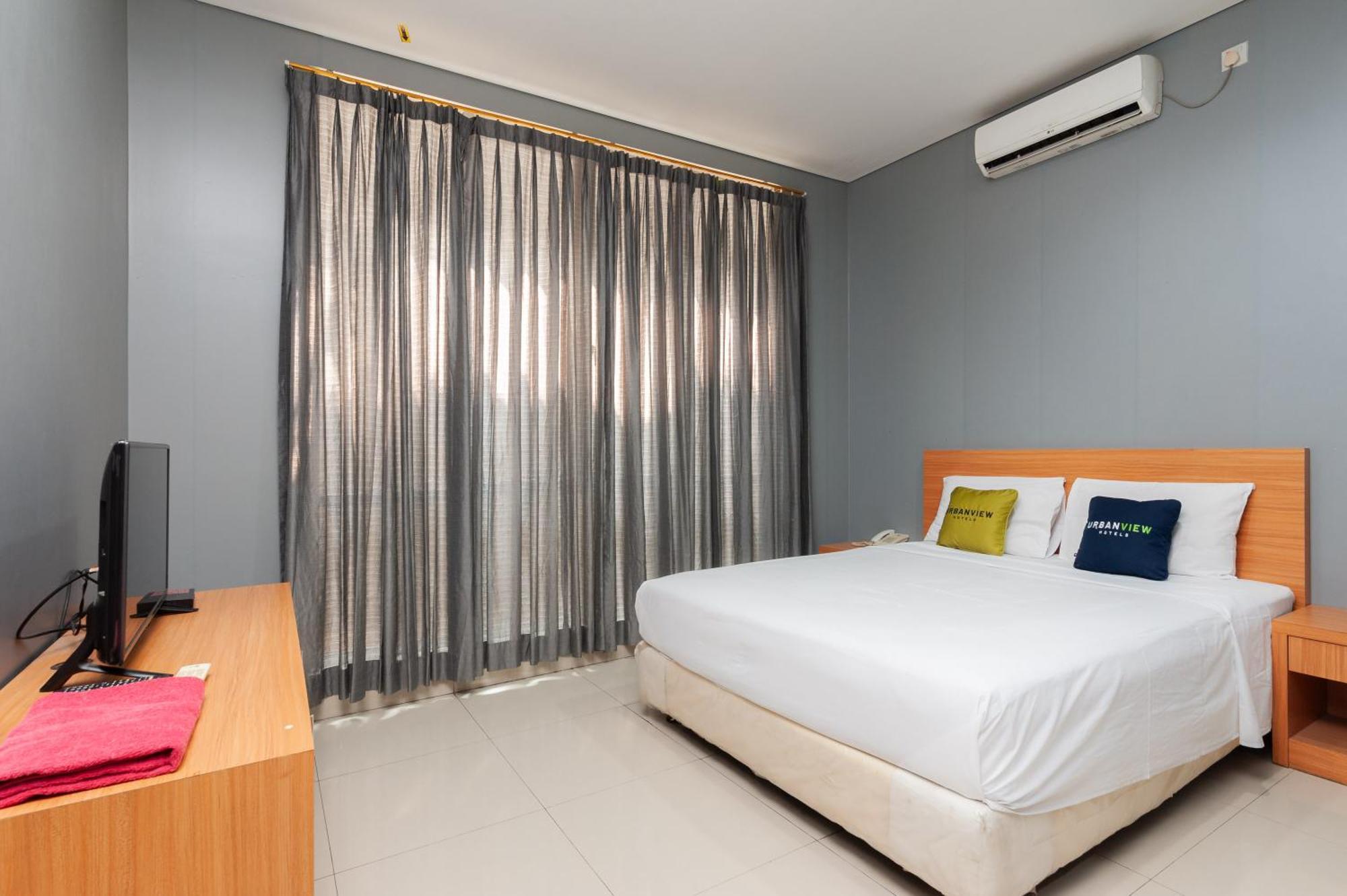 Reddoorz Plus Near Kelapa Dua Kebon Jeruk Джакарта Екстер'єр фото